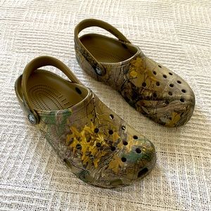 Crocs, Real Tree camo men’s size 11